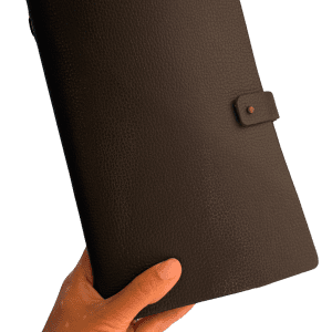 Protège carnets marron grainé format A5 personnalisable gravure à chaud fait main artisanal Typ'All Création Nantes