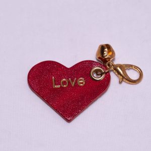 Charms en cuir coeur rouge avec grelot fait main artisanal accessoire unique Typ'All Création Nantes