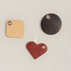 Charms en cuir personnalisable attache argentée fait main artisanal Typ'All Création Nantes