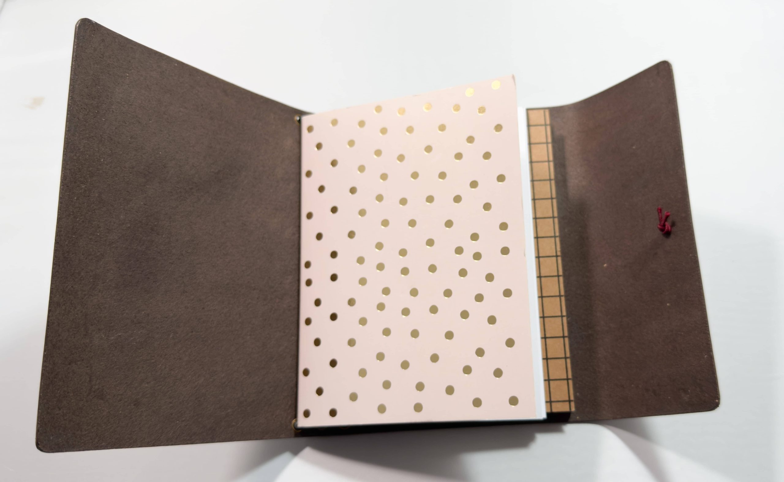 Protège carnet en cuir format poche personnalisable gravure à chaud fait main artisanal Typ'All Création Nantes